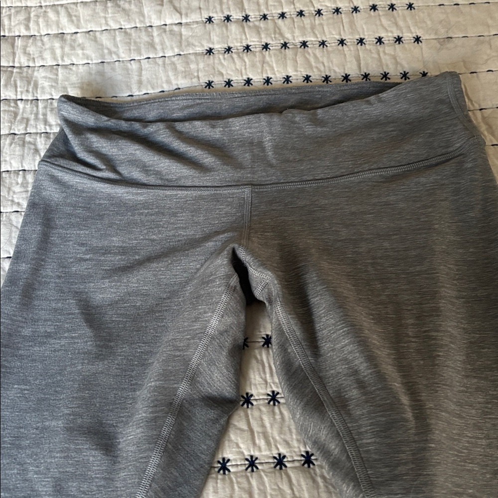3 pairs of lulu lemon leggings - Picture 3 of 9